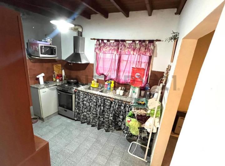 VENTA CASA MULTIFAMILIAR  ITUZAINGO 3