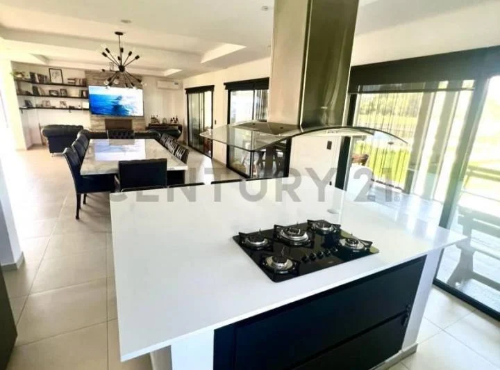 Alquiler Casa en Área 60, La Victoria – Lote a la Laguna 3
