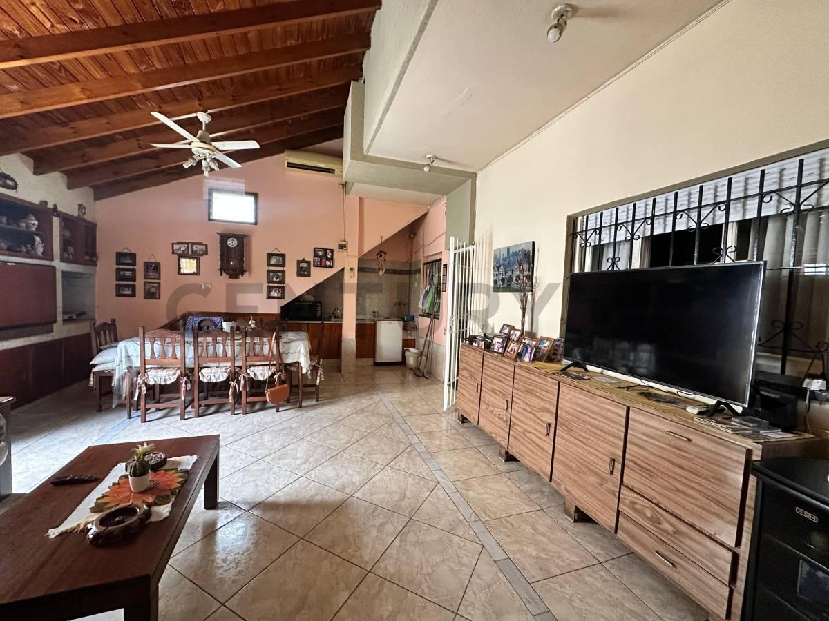 VENTA CASA 3 AMBIENTES MORON COCHERA APTO CREDITO