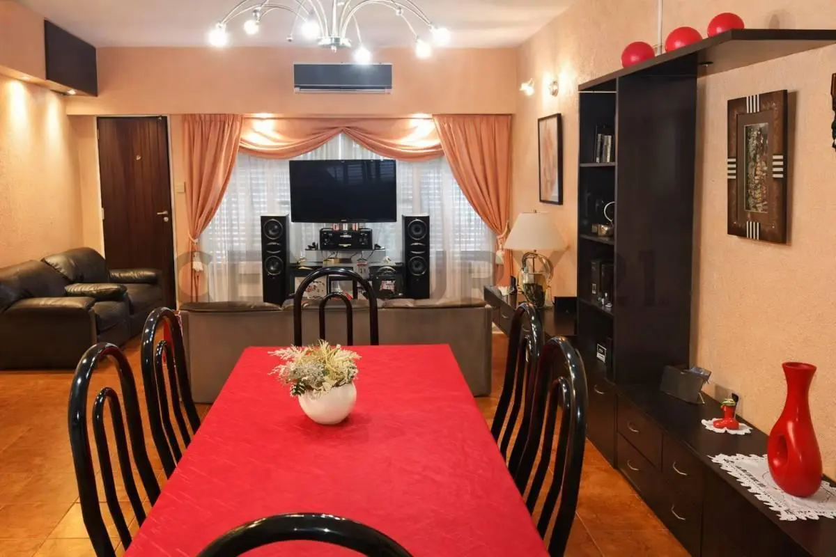 VENTA CASA 4 AMBIENTES  CASTELAR SUR APTA CREDITO PILETA QUINCHO 4