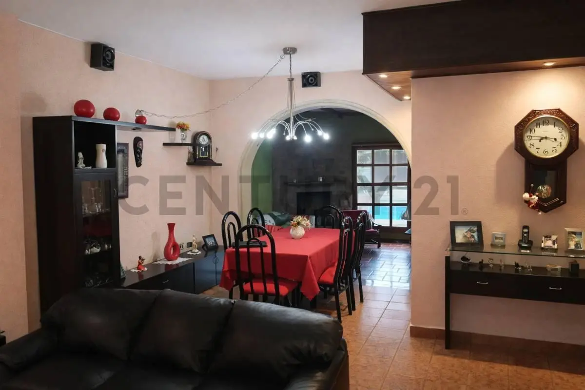 VENTA CASA 4 AMBIENTES  CASTELAR SUR APTA CREDITO PILETA QUINCHO 5