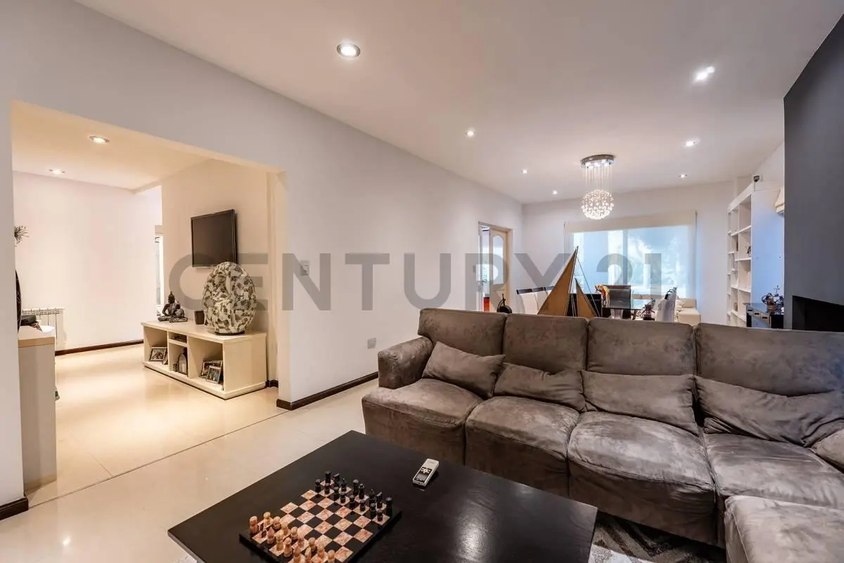 VENTA CASA 7 AMBIENTES PILETA EL NACIONAL 1200M2 4