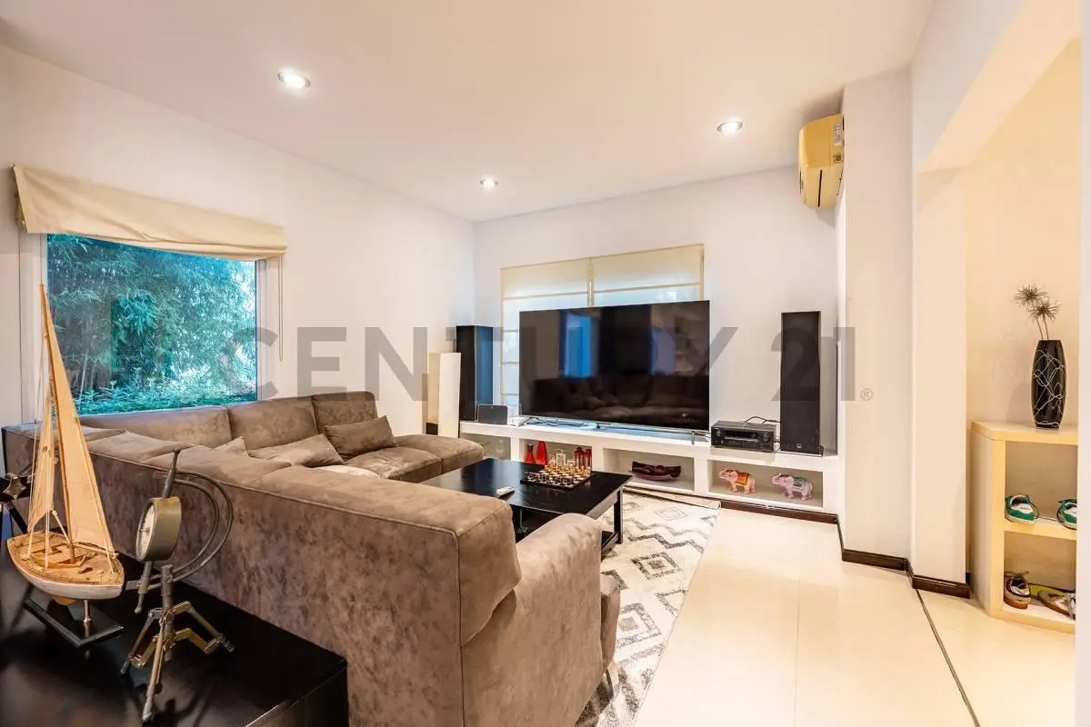VENTA CASA 7 AMBIENTES PILETA EL NACIONAL 1200M2 5