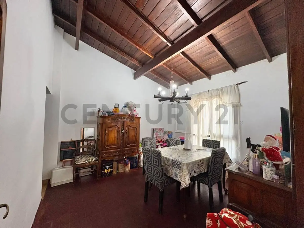 VENTA CASA- 4 AMBIENTES -BARRIO AERONÁUTICO- ITUZAINGÓ 5