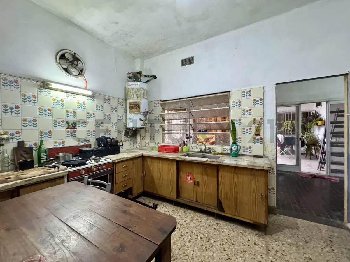 VENTA GALPON CON CASA CASEROS 2