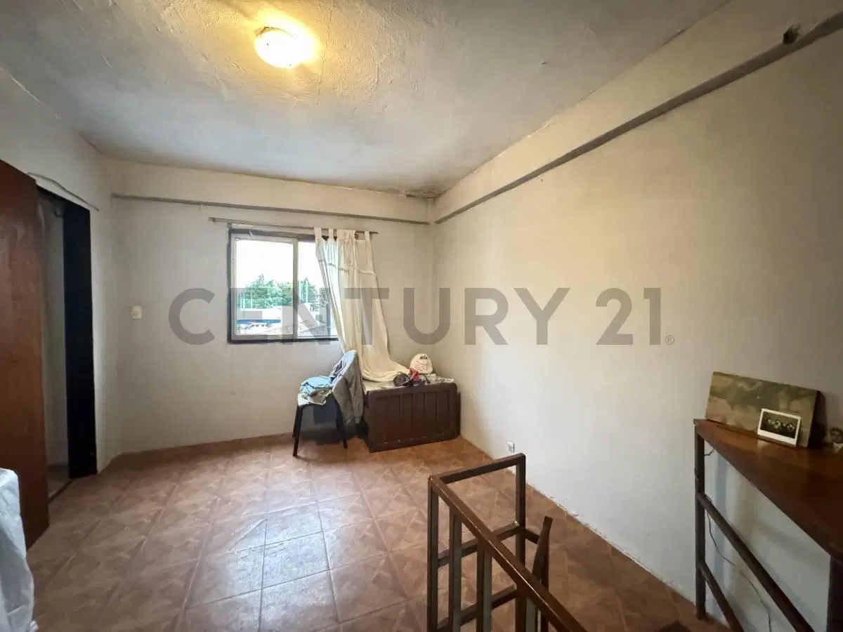 VENTA GALPON CON CASA CASEROS 5