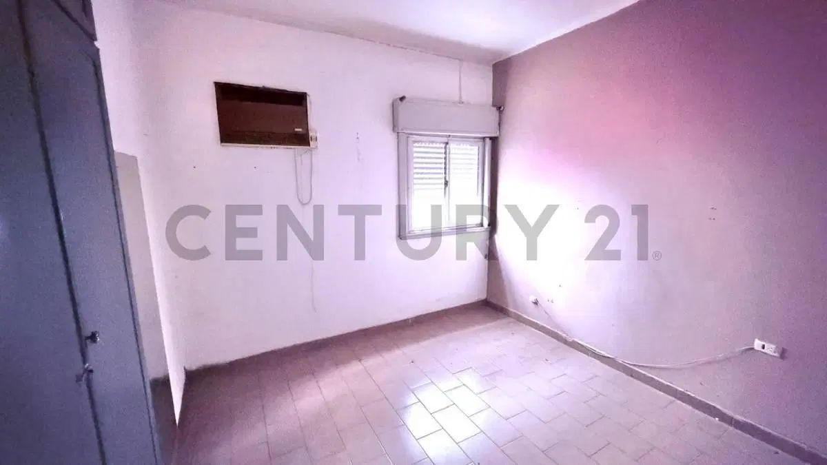 VENTA CASA 6 AMBIENTES MORON 2