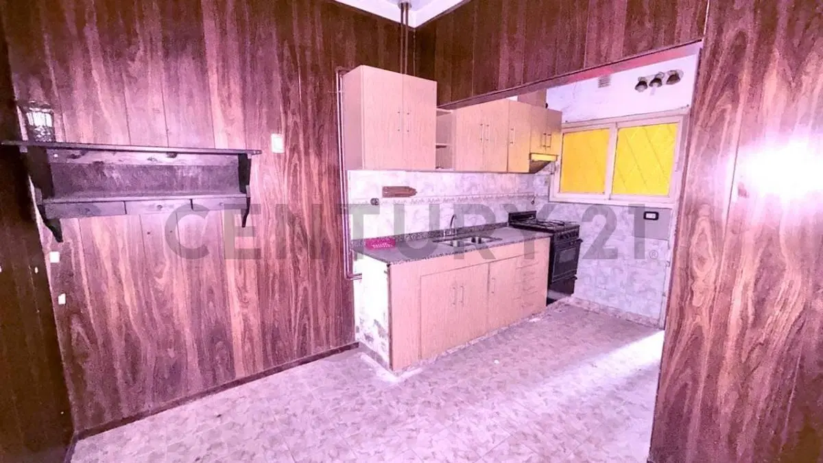 VENTA CASA 6 AMBIENTES MORON 3