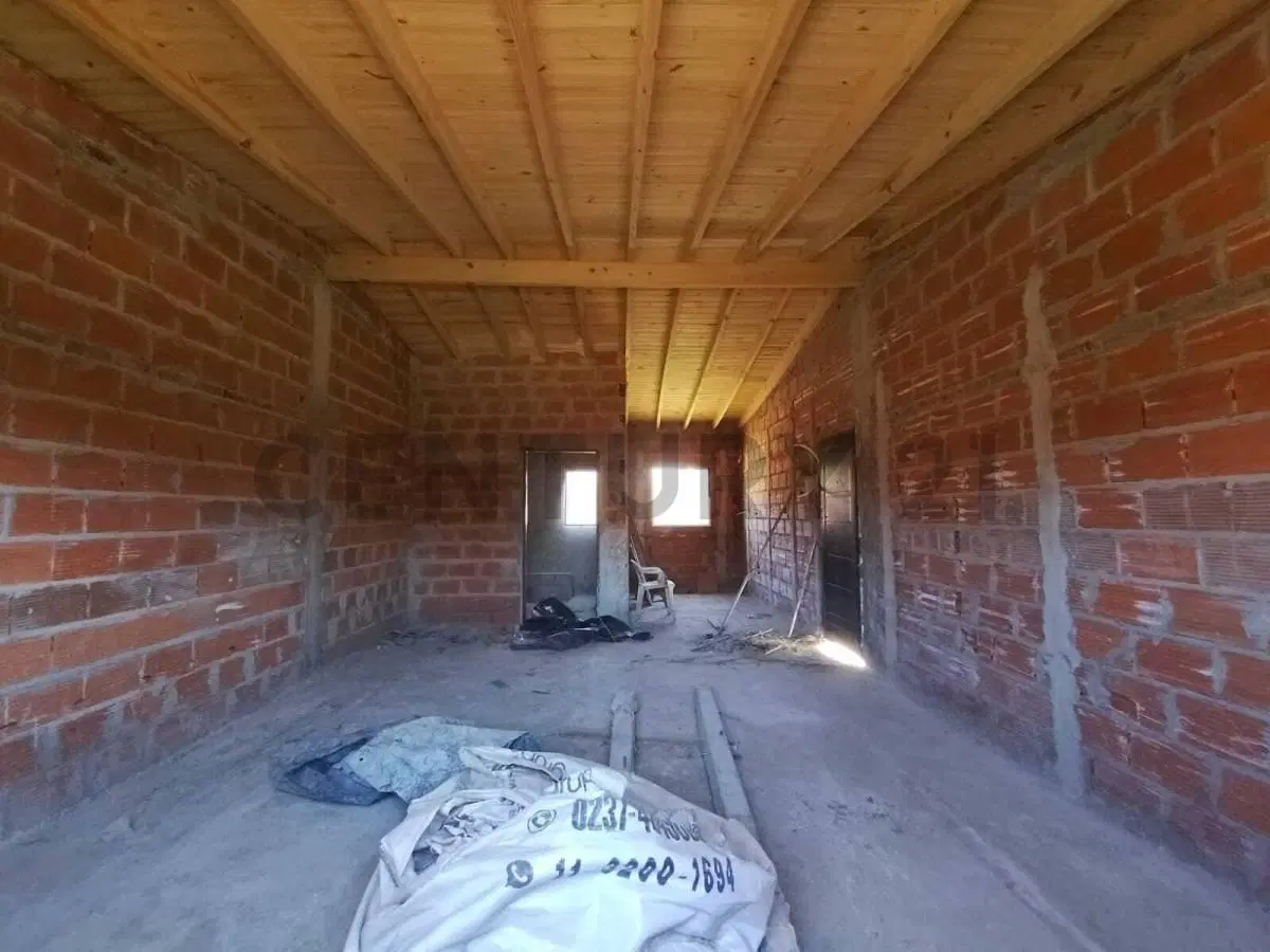 LOTE EN VENTA  CON CONSTRUCCIÓN DE 50 MT2 4
