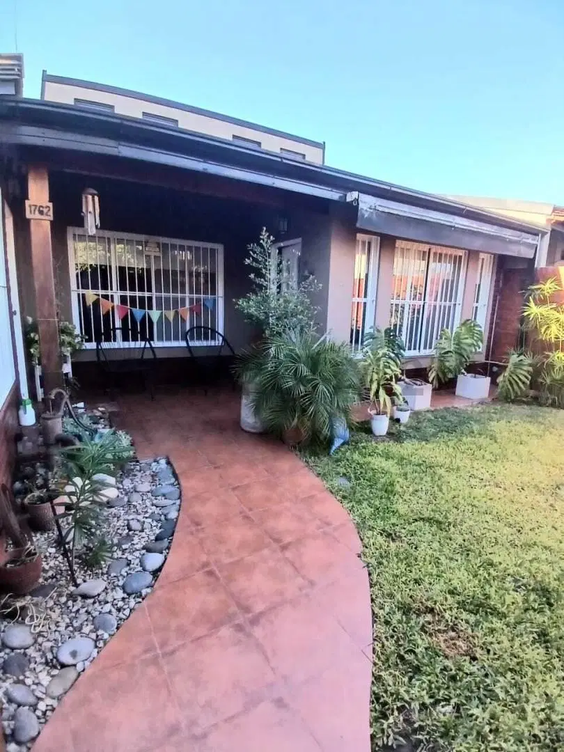 VENTA CASA ITUZAINGO NORTE 5 AMBIENTES CON PILETA 4