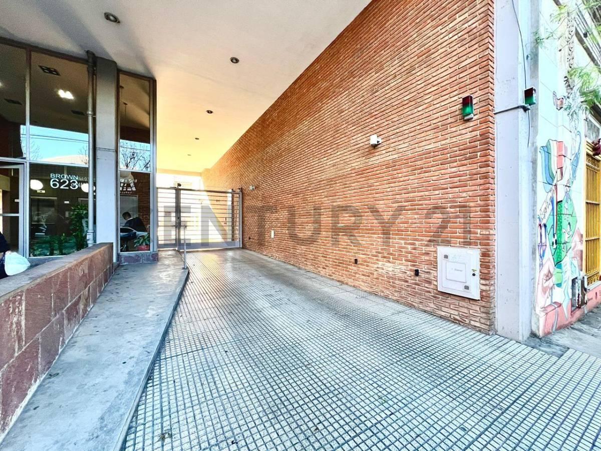 VENTA COCHERA CUBIERTA MORON CENTRO