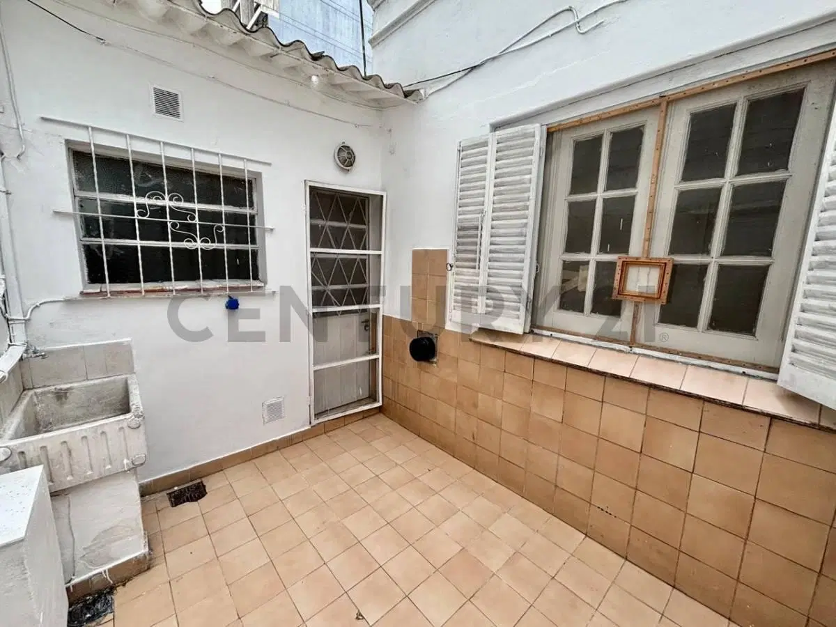 VENTA PH 2 AMBIENTES MORON CENTRO CON PATIO 5