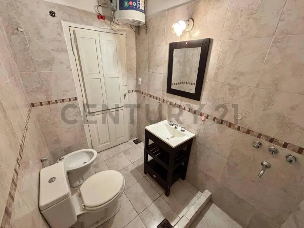 VENTA PH 2 AMBIENTES MORON CENTRO CON PATIO 8