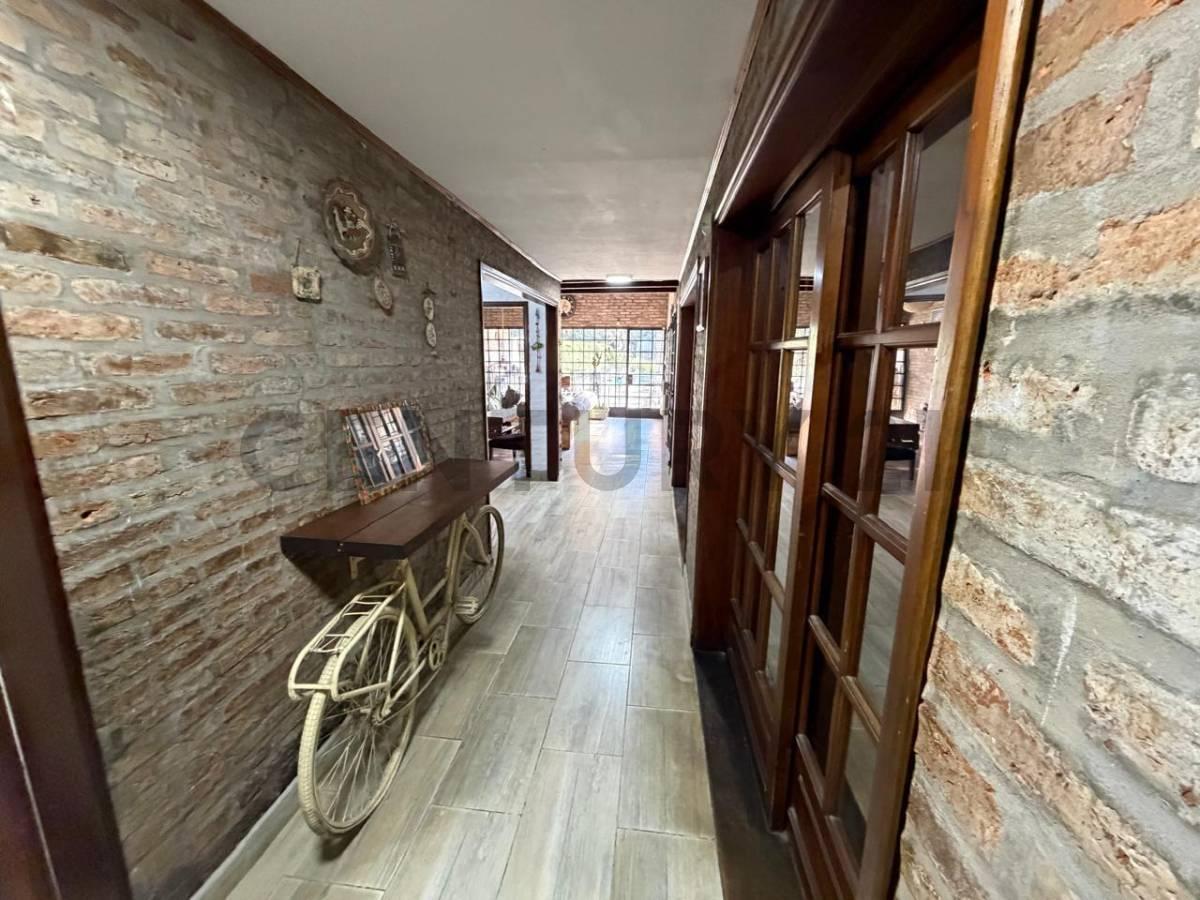 VENTA CASA BELLA VISTA 7 AMBIENTES PILETA PARQUE QUINCHO