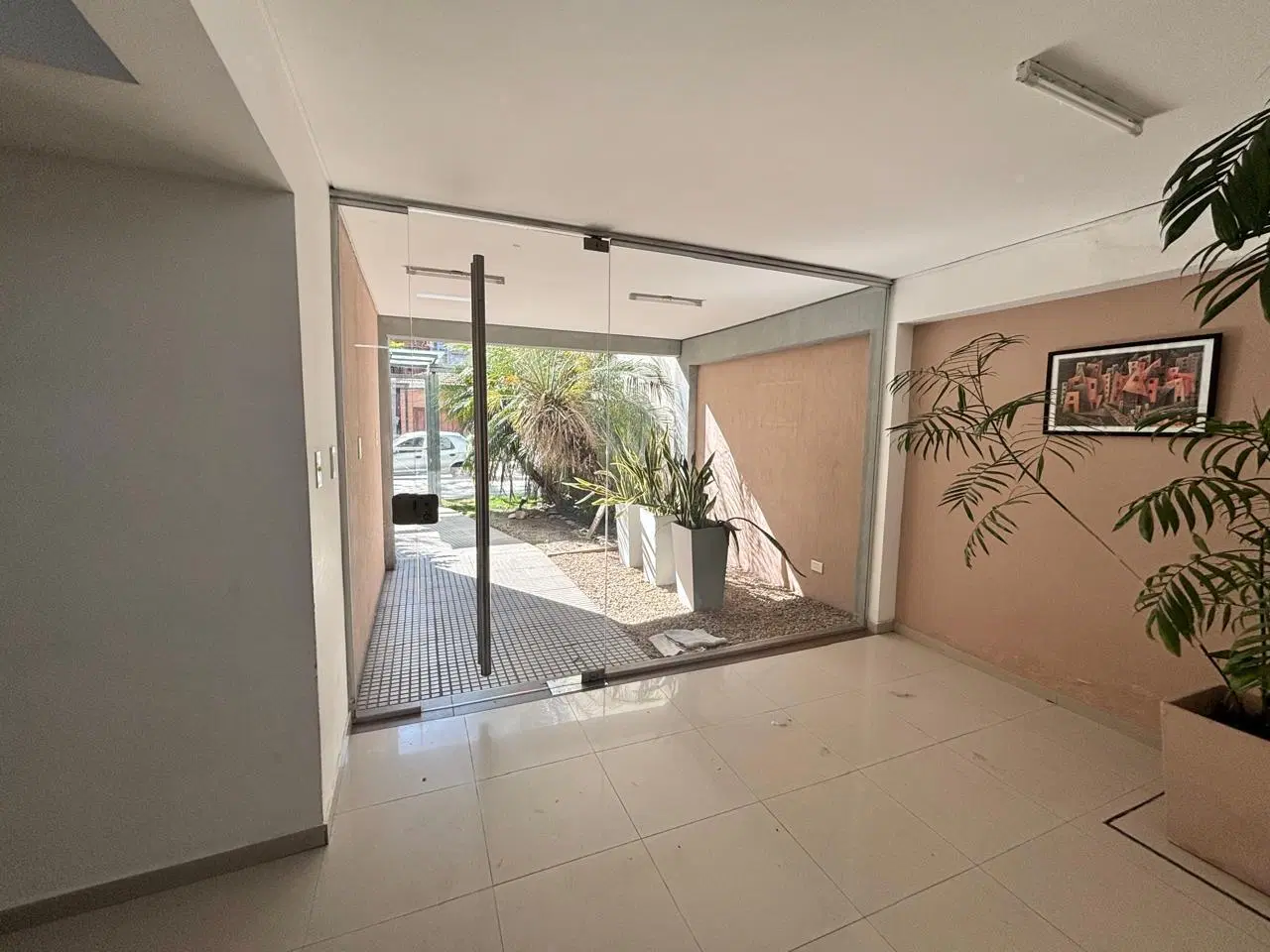 VENTA DEPARTAMENTO DOS AMBIENTES MORON CENTRO CON COCHERA ESCUCHA OFERTAS 3