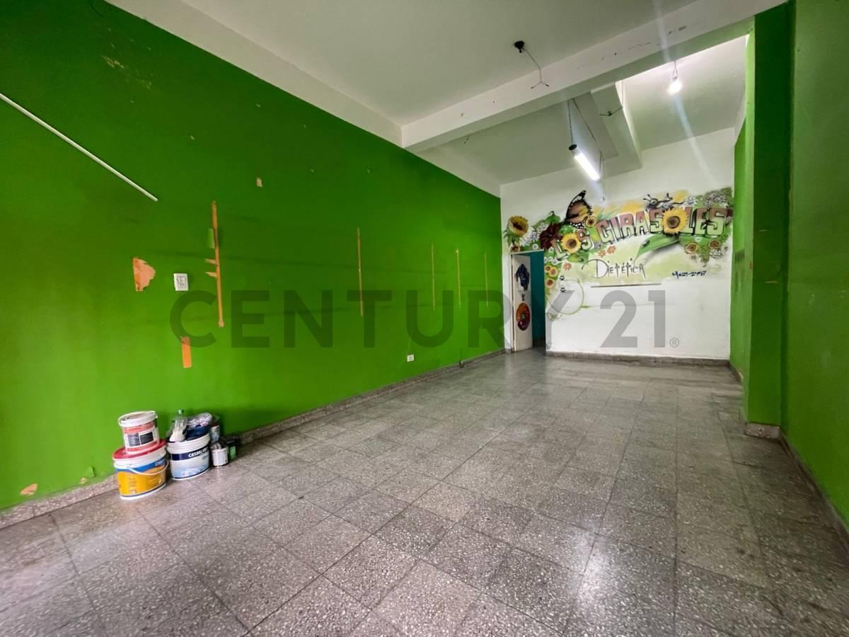 VENTA LOCAL COMERCIAL y ESPACIO AEREO CASTELAR SUR