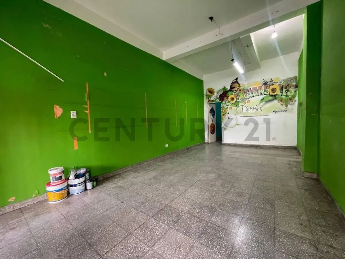 VENTA LOCAL COMERCIAL y ESPACIO AEREO CASTELAR SUR 3