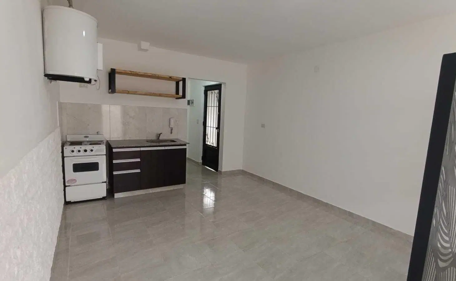 ALQUILER MONOAMBIENTE CASTELAR PATIO Y COCHERA 5