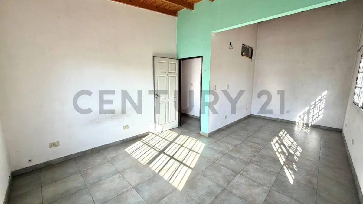 Venta Galpón con 2 Departamentos y Parque | 487 m² Totales | Apto Industria y Depósito 4