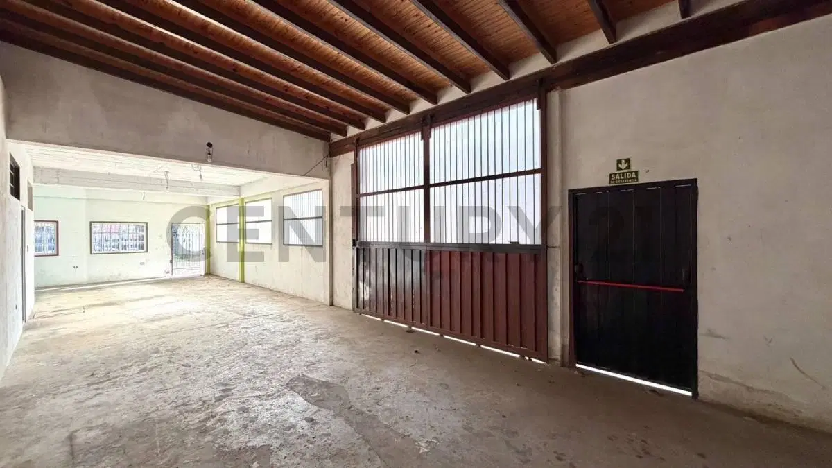 Venta Galpón con 2 Departamentos y Parque | 487 m² Totales | Apto Industria y Depósito 3