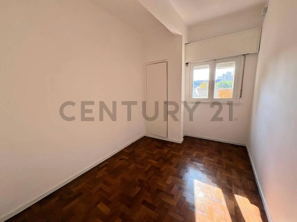VENTA DEPARTAMENTO 4 AMBIENTES CASTELAR CENTRO CON BALCON 4