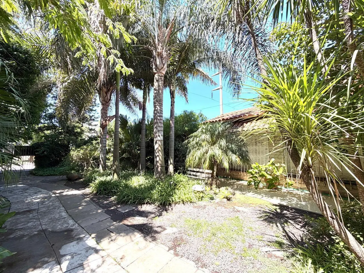 VENTA CASA 5 AMBIENTES CON AMPLIO JARDIN ITUZAINGO NORTE 2