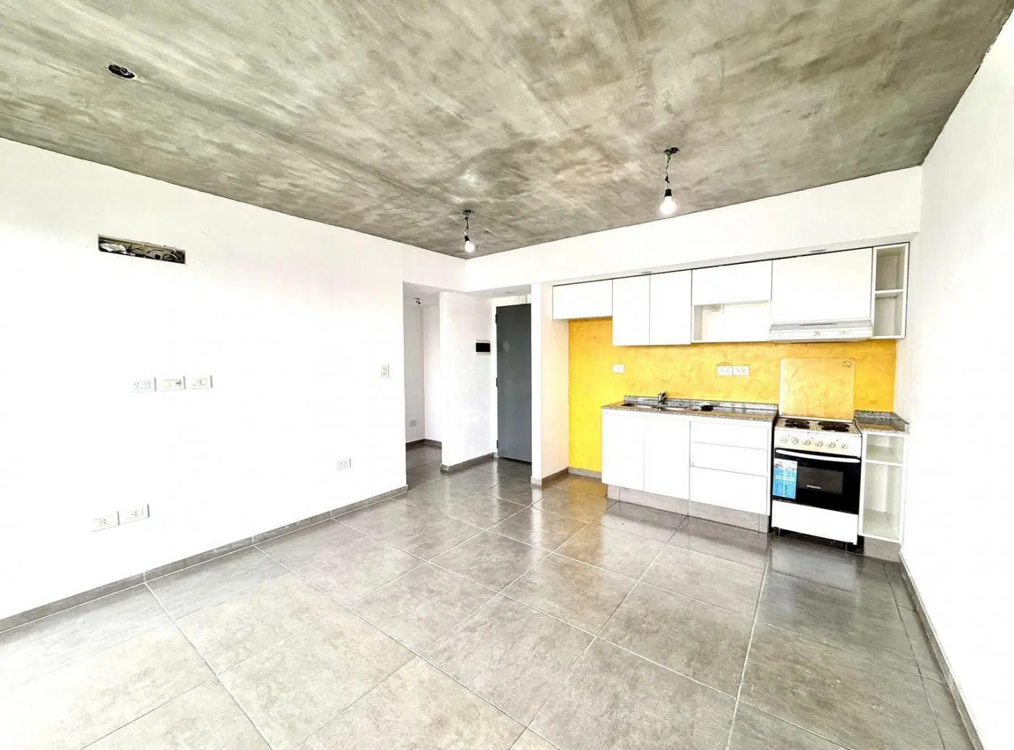 Venta departamento 2 ambientes Morón centro con balcón y terraza con parrilla  bajas expensas 5