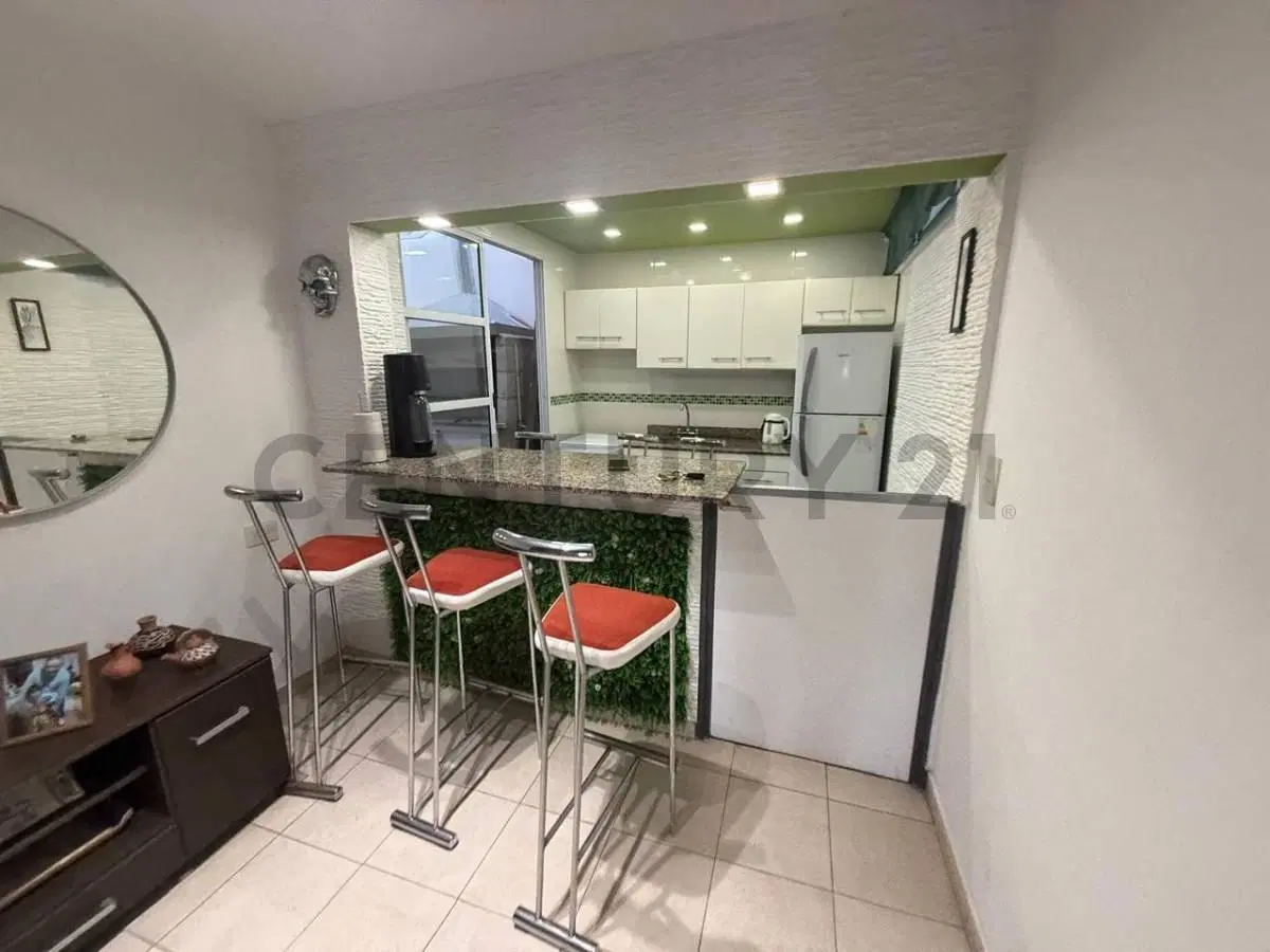 Venta PH 2 ambientes con cochera y patio Villa Real – Sin expensas 2