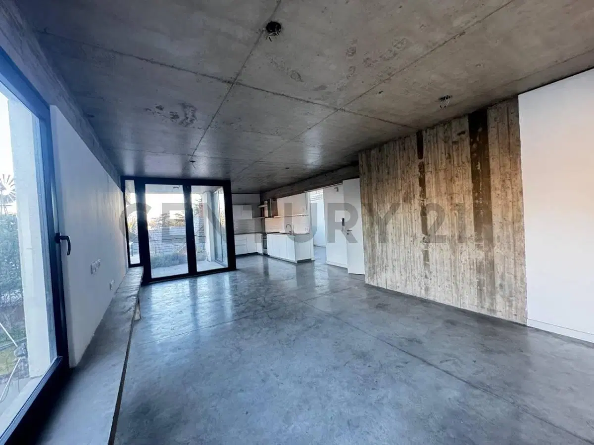 VENTA DEPARTAMENTO 3 AMBIENTES EN QUINTO PISO CON BALCÓN ATERRAZADO – ITUZAINGÓ 4