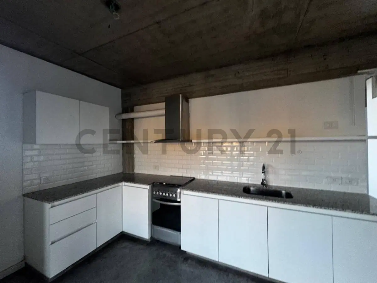 VENTA DEPARTAMENTO 3 AMBIENTES EN QUINTO PISO CON BALCÓN ATERRAZADO – ITUZAINGÓ 5