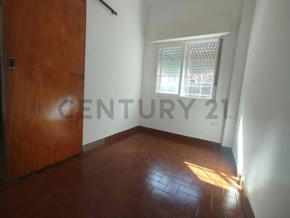 VENTA PH 3 AMBIENTE CON TERRAZA DE EXCLUSIVO, PARRILLA Y COCHERA - HAEDO 3