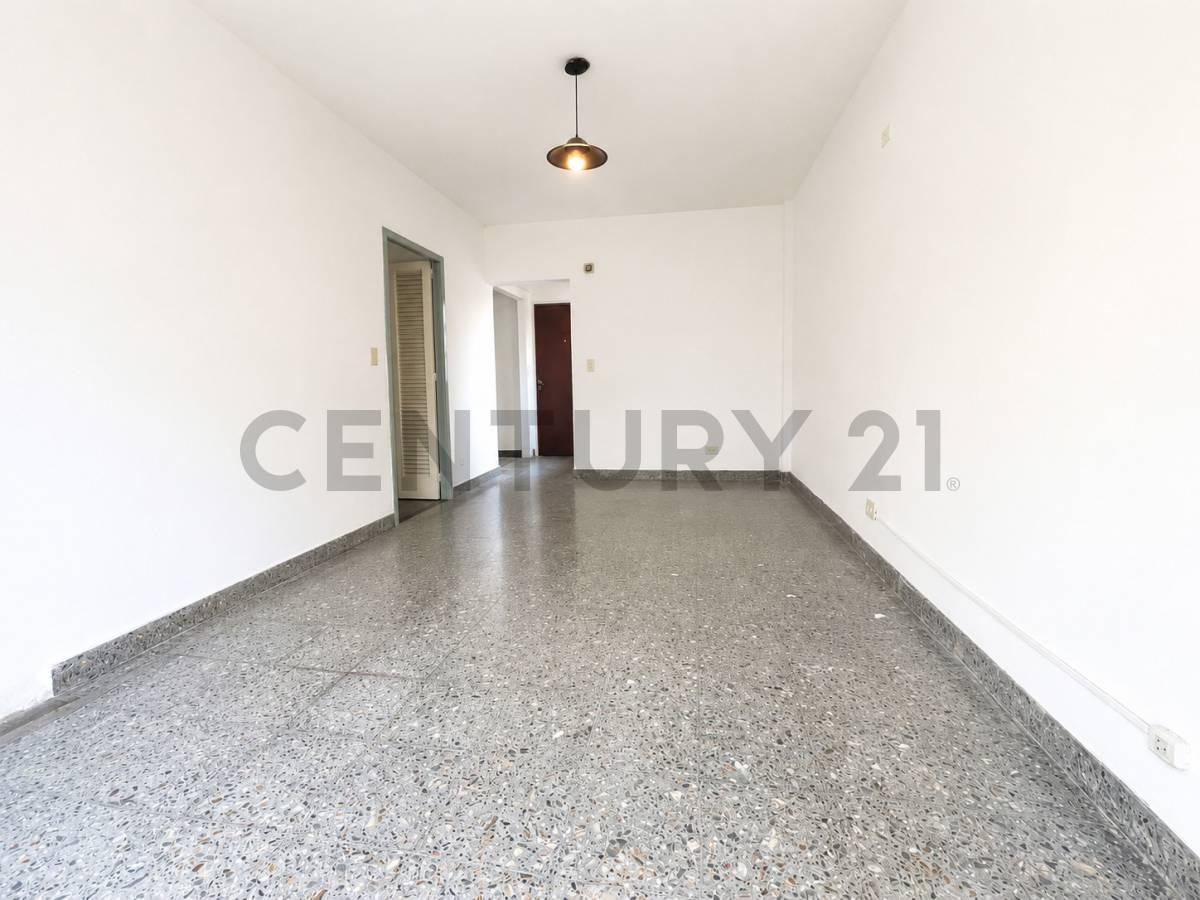 Foto de VENTA DEPARTAMENTO TRES AMBIENTES CASTELAR NORTE TERRAZA, imagen 5