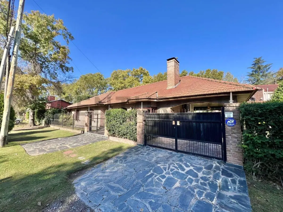 VENTA CASA PARQUE LELOIR 4 AMBIENTES QUINCHO PILETA PARQUE APTA CRÉDITO 2
