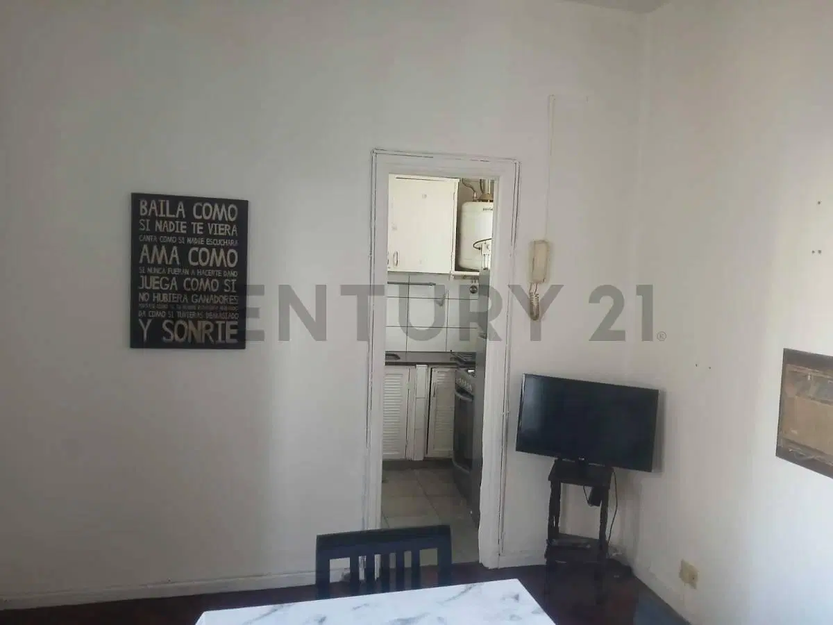 ALQUILER DEPARTAMENTO 2 AMBIENTES CENTRO 4