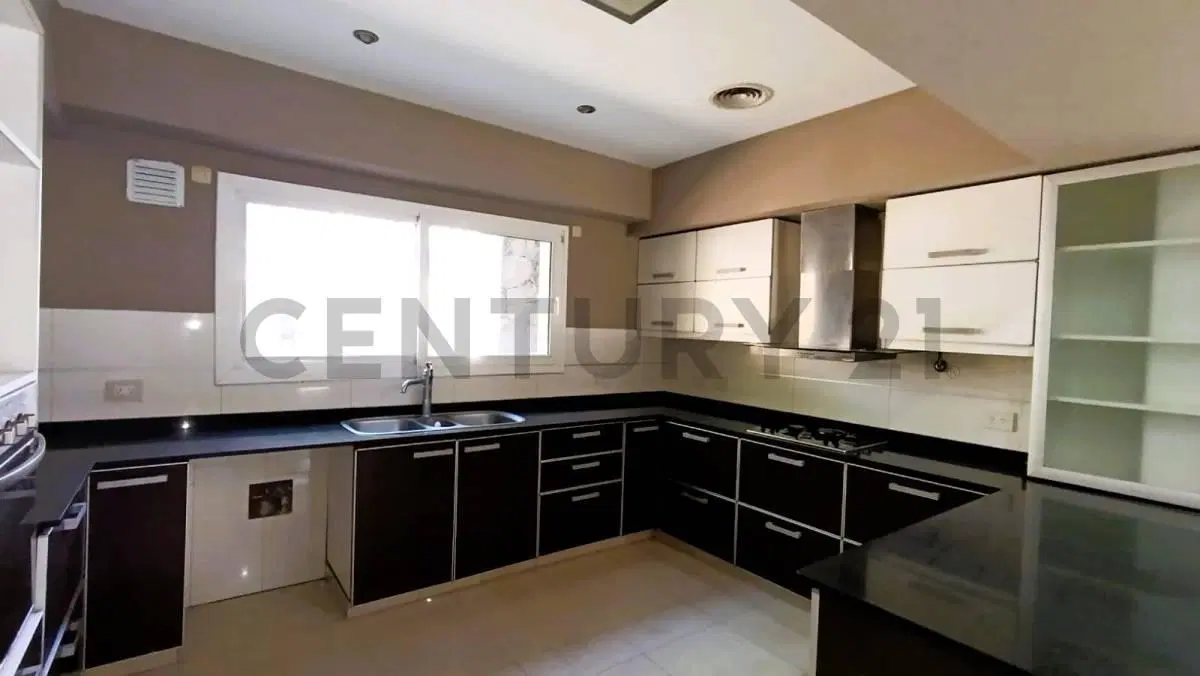 Venta Casa La Cesarina 5 ambientes 3