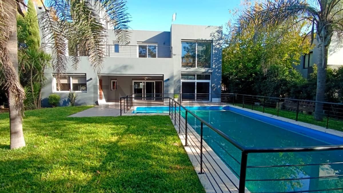 Venta Casa La Cesarina 5 ambientes