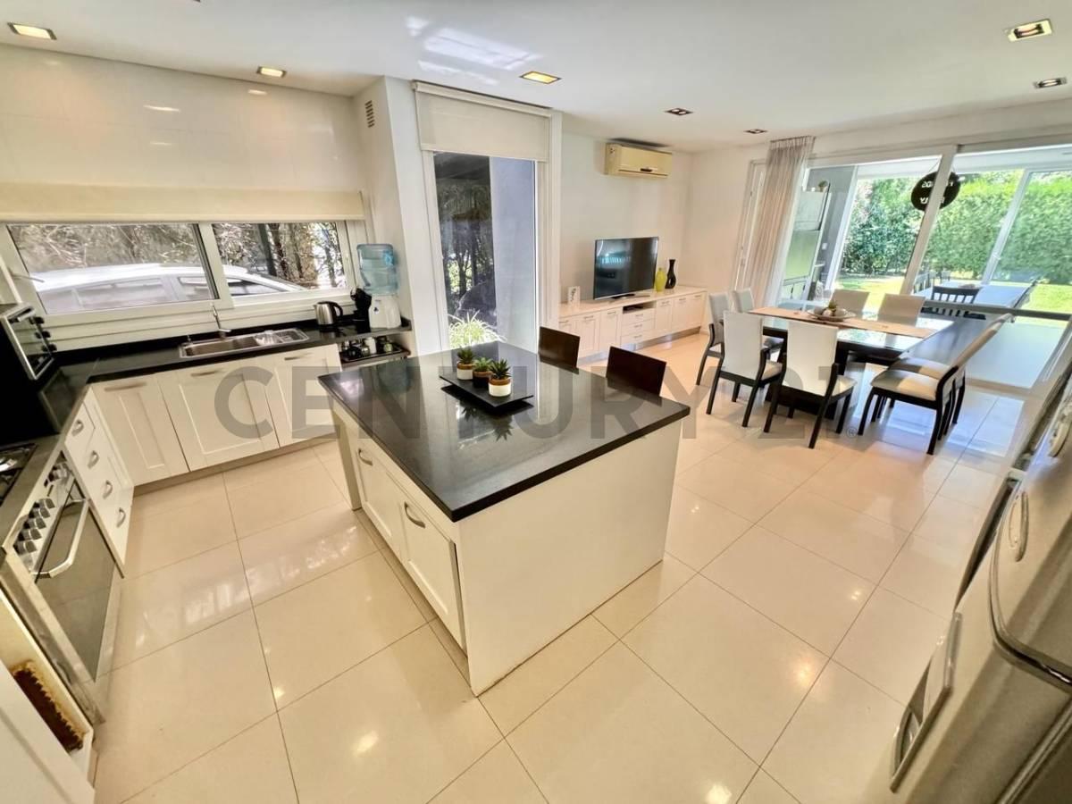 Foto de VENTA CASA 5 AMBIENTES ALTOS DEL SOL ITUZAINGÓ, imagen 1