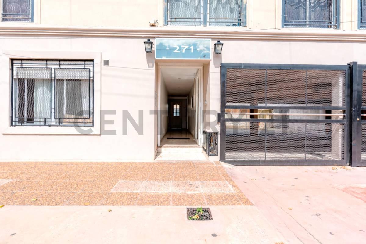 Foto de alquiler departamento 2 ambientes muy amplio moron centro con patio/terraza, imagen 1