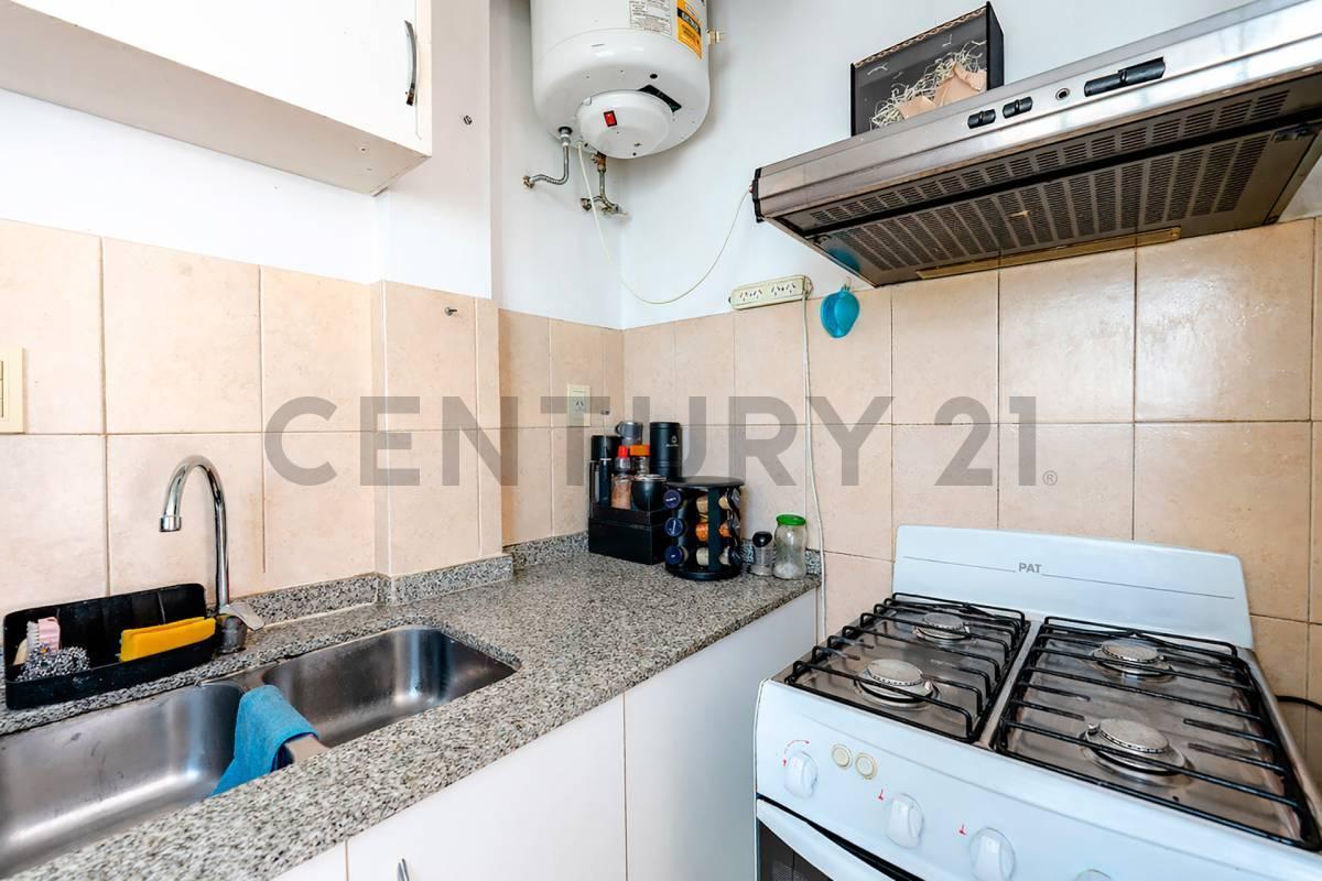 Foto de alquiler departamento 2 ambientes muy amplio moron centro con patio/terraza, imagen 5