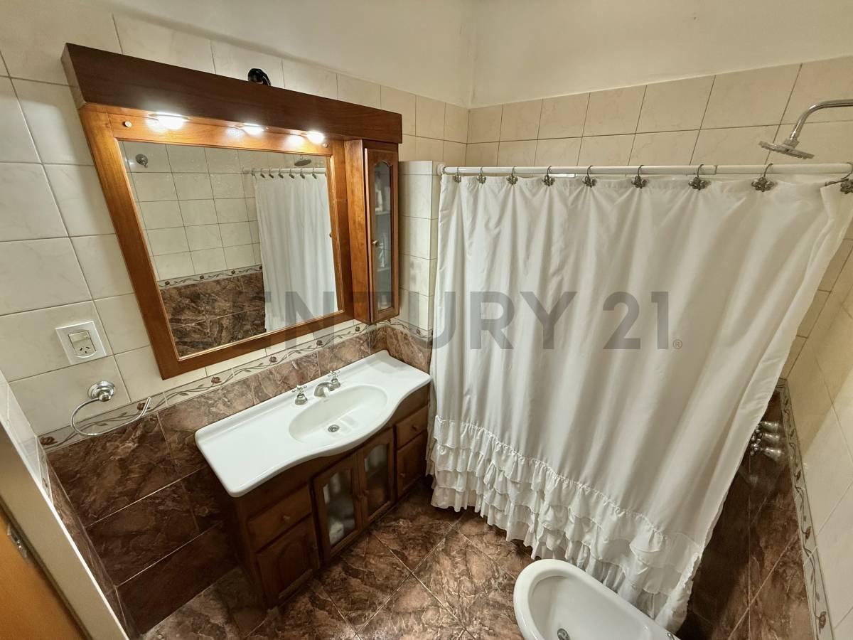 Foto de Venta Casa Parque Leloir Ituzaingó 3 ambientes Excelente Ubicación, imagen 1