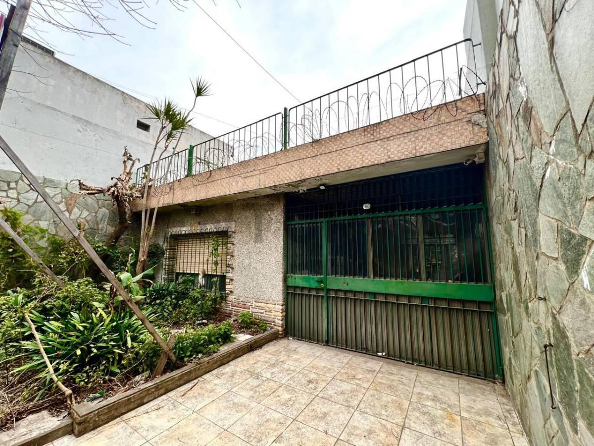 Foto de VENTA CASA 5 AMBIENTES CON COCHERA POMPEYA, imagen 1