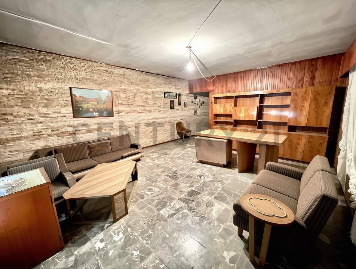 Foto de VENTA CASA 5 AMBIENTES CON COCHERA POMPEYA, imagen 2