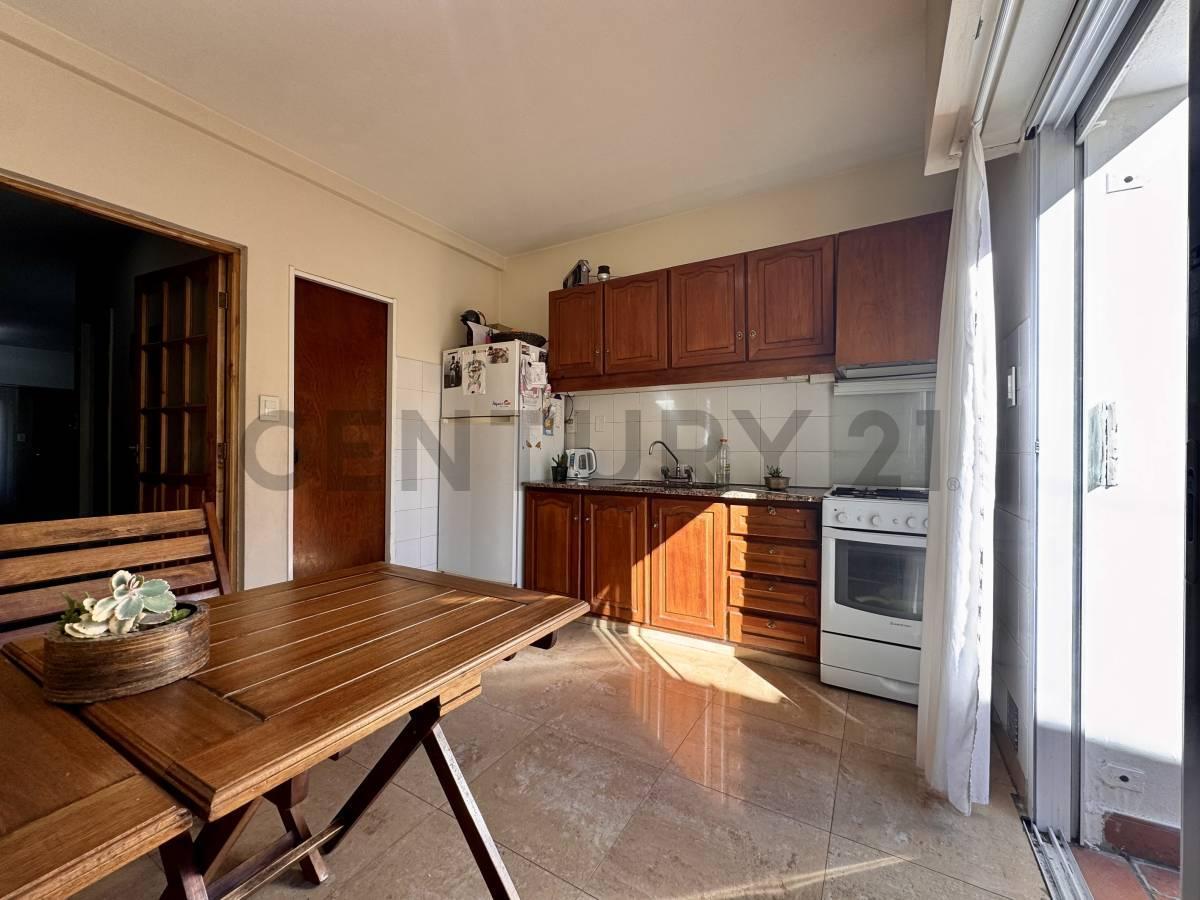 Foto de DUPLEX 4 AMBIENTES CON COCHERA EN VENTA EN CENTRO DE CASEROS, imagen 4