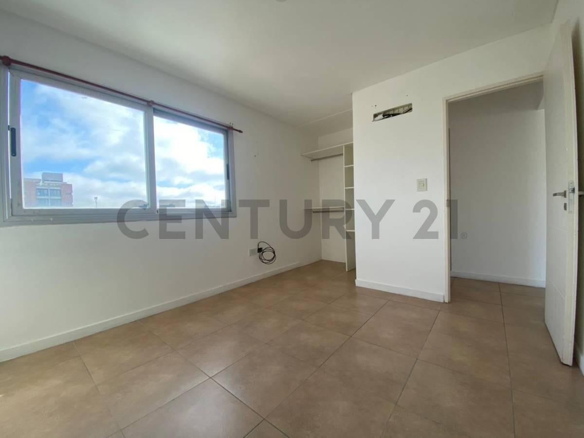 Foto de ALQUILER SEMIPISO 2 AMBIENTES CON COCHERA ITUZAINGO NORTE, imagen 2
