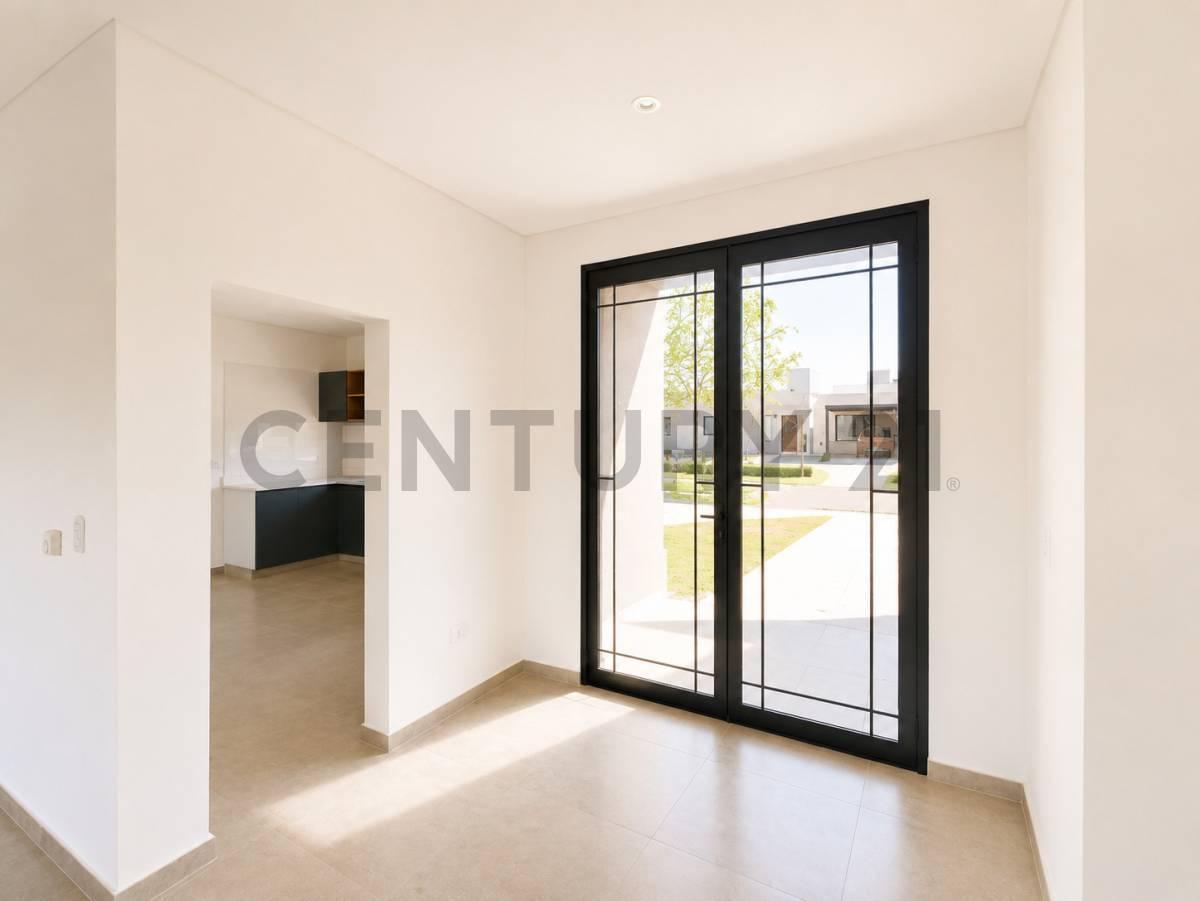 Foto de VENTA CASA 5 AMBIENTES UNA PLANTA VISTA AL AGUA EL CANTÓN ESCOBAR, imagen 2