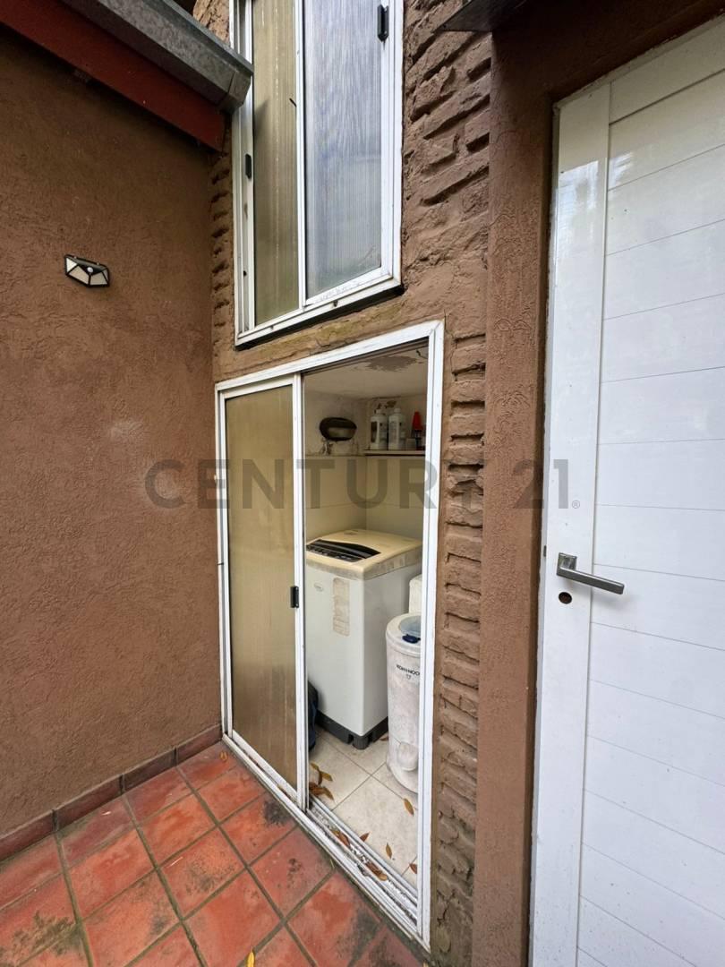 Foto de CASA EN VENTA 4 AMBIENTES PARQUE LELOIR CON JARDIN PILETA APTA CREDITO, imagen 5