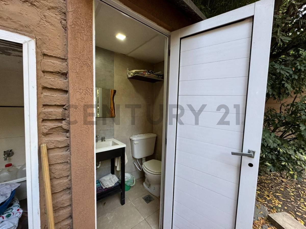Foto de CASA EN VENTA 4 AMBIENTES PARQUE LELOIR CON JARDIN PILETA APTA CREDITO, imagen 4