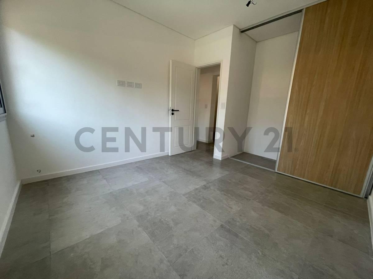 Foto de VENTA Triplex 4 ambientes a estrenar en Parque Leloir, imagen 4