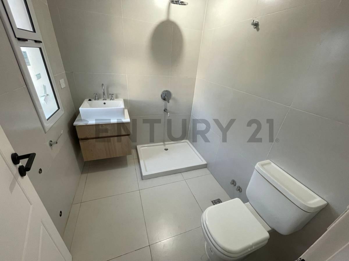 Foto de VENTA Triplex 4 ambientes a estrenar en Parque Leloir, imagen 5
