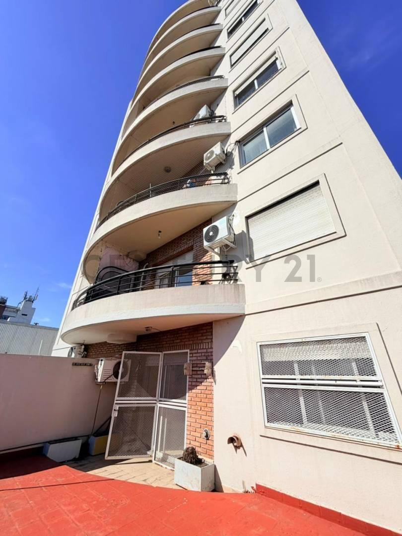 Foto de VENTA DEPARTAMENTO 3 AMBIENTES MORON CON BALCON TERRAZA, imagen 1